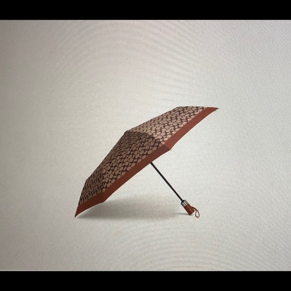 Nwt Coach Signature umbrella - Picture 3 of 3